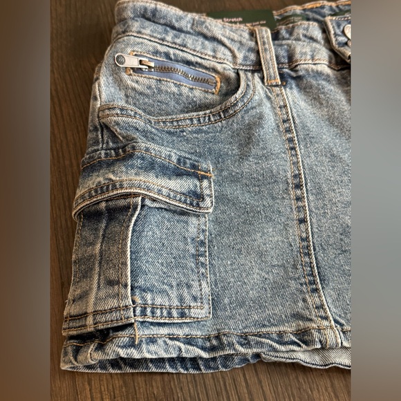 Wild Fable Low Rise Stretch  Blue Jean Shorts - Picture 3 of 7